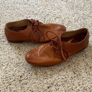 Buttery soft Frye leather women’s oxford